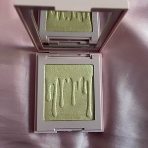 Kylie Cosmetics Highlighter in Ice Me Out